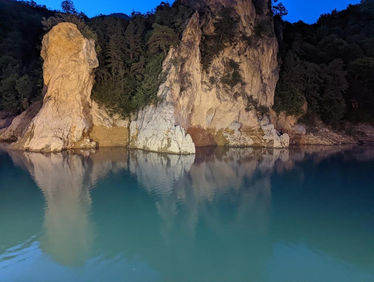 Gite Proche Des Passerelles Et Du Lac De Monteynard Saint-Martin-de-la-Cluze Екстер'єр фото